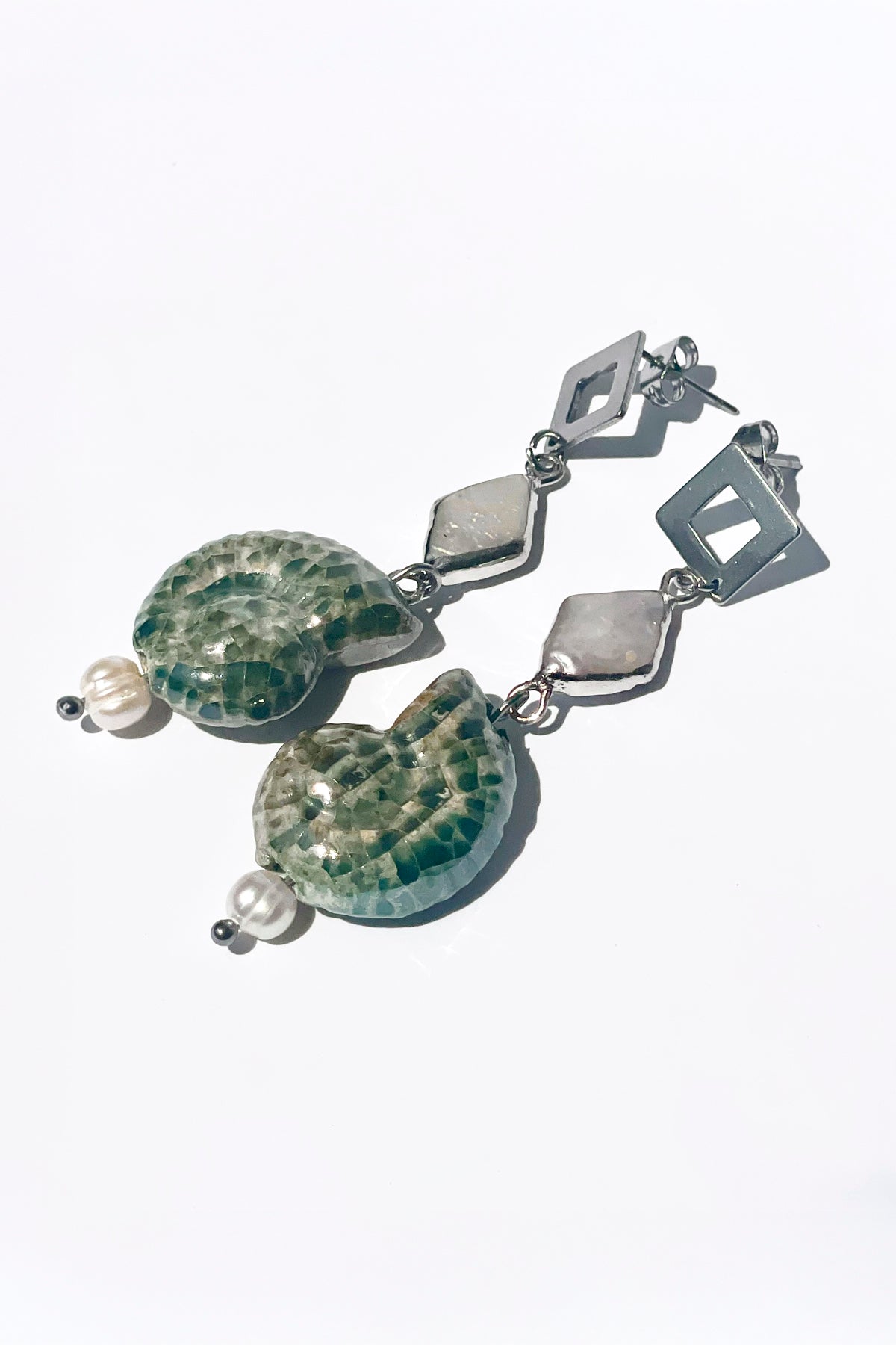pendientes Costa Brava con acero inoxidable plateado y cerámica