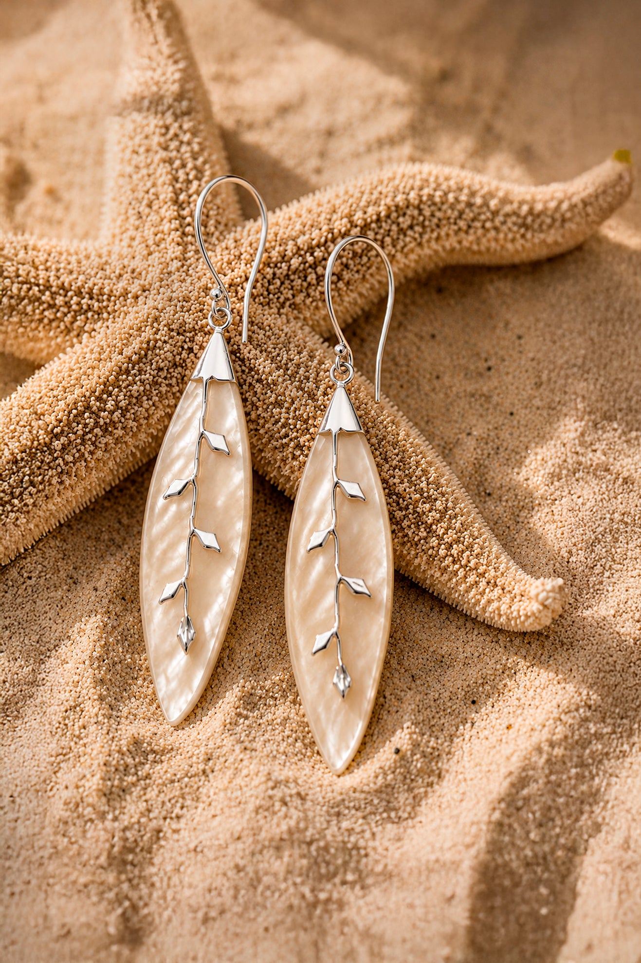 Pendientes Singapur largos de nácar natural y plata 925