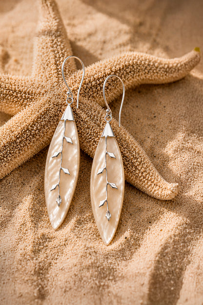 Pendientes Singapur largos de nácar natural y plata 925